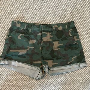 Madewell Camo shorts